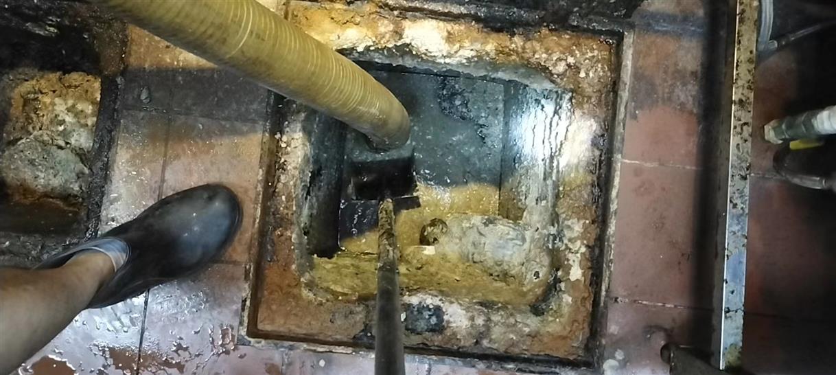 美兰污水池清理一般都有毒气，怎么预防中毒呢？