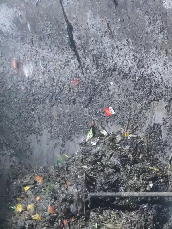 美兰污水池清理